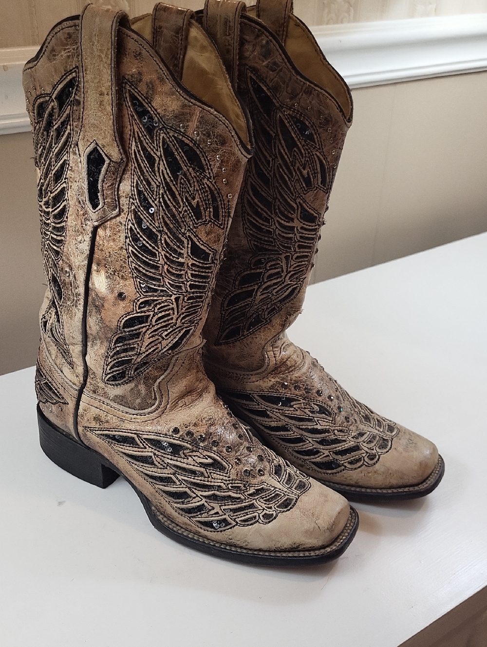 CORRAL Embellished Wing-Pattern Cowboy Boots, SIZE 6.5